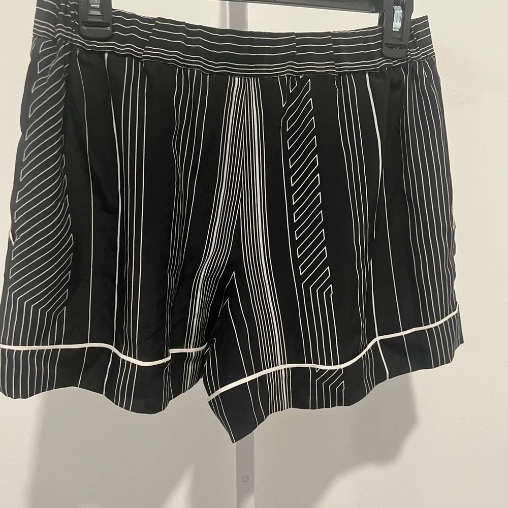 Phillip Lim New 3.1 high waisted 100% silk striped shorts / Size 2  Waist 16’ - Picture 3 of 5
